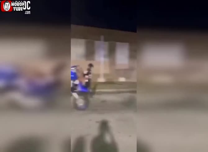 Video :In front of the cops, he is a hothead riding a motorbike, and things don't go well for him